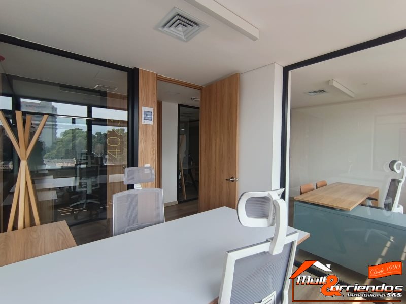 Oficina disponible para Arriendo en Medellin Los Colores Foto numero 1